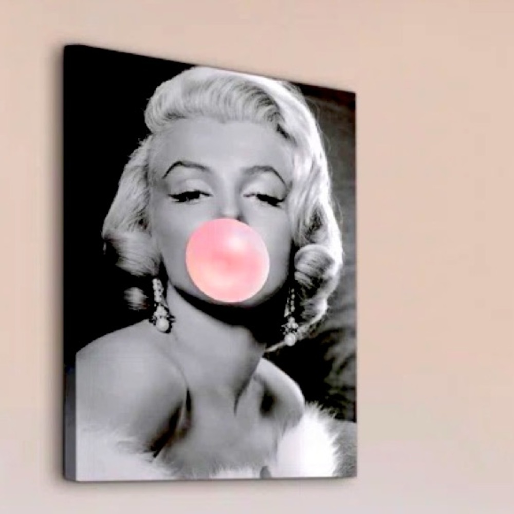NWT Marilyn Monroe Bubblegum - Wall Art Decor Canvas